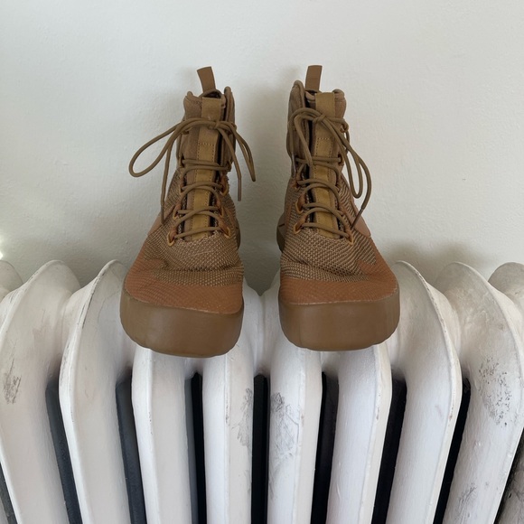 Nike Men's Tan High-Top Boots